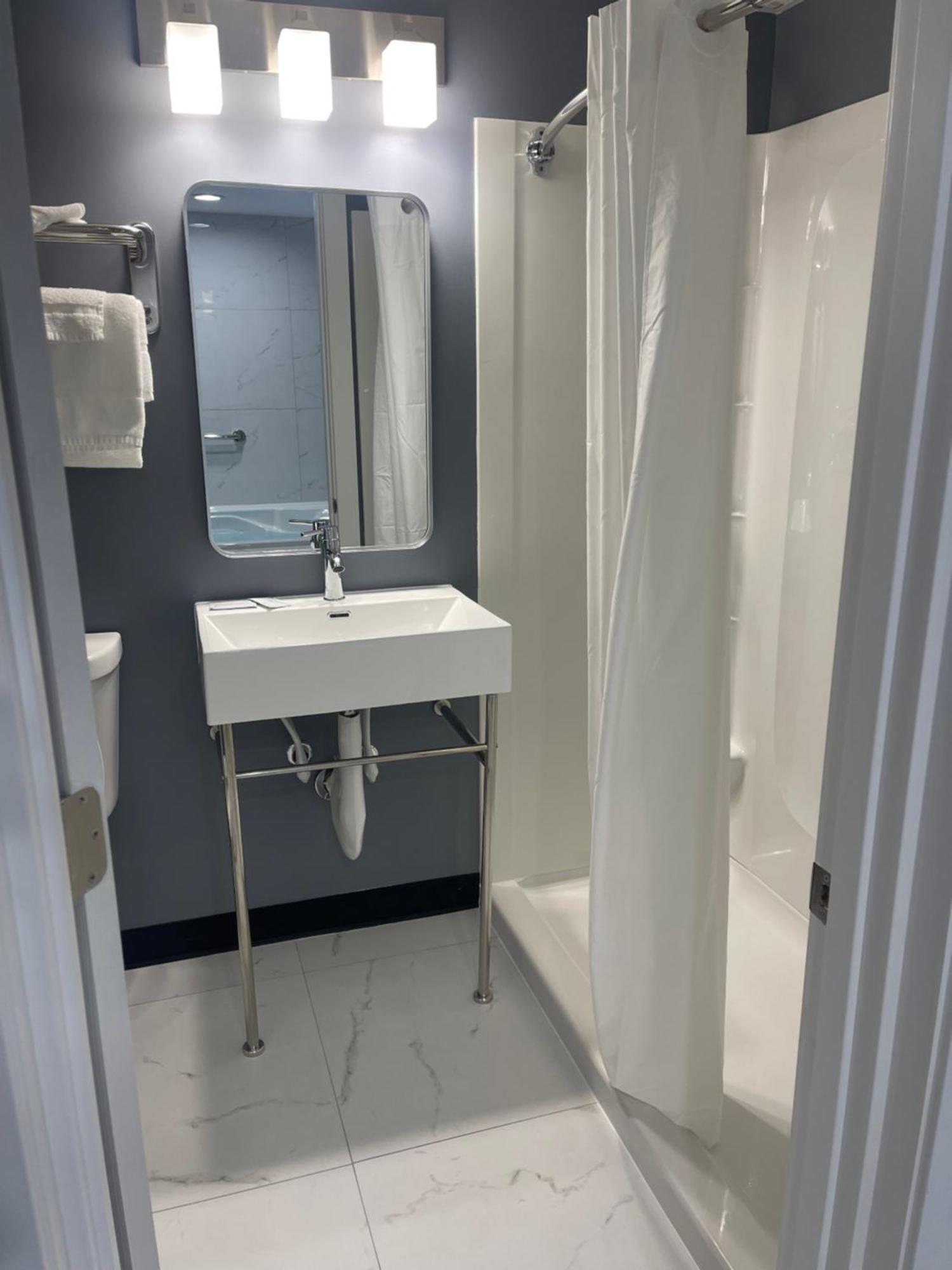 Midway Inn & Suites Oak Lawn Extérieur photo