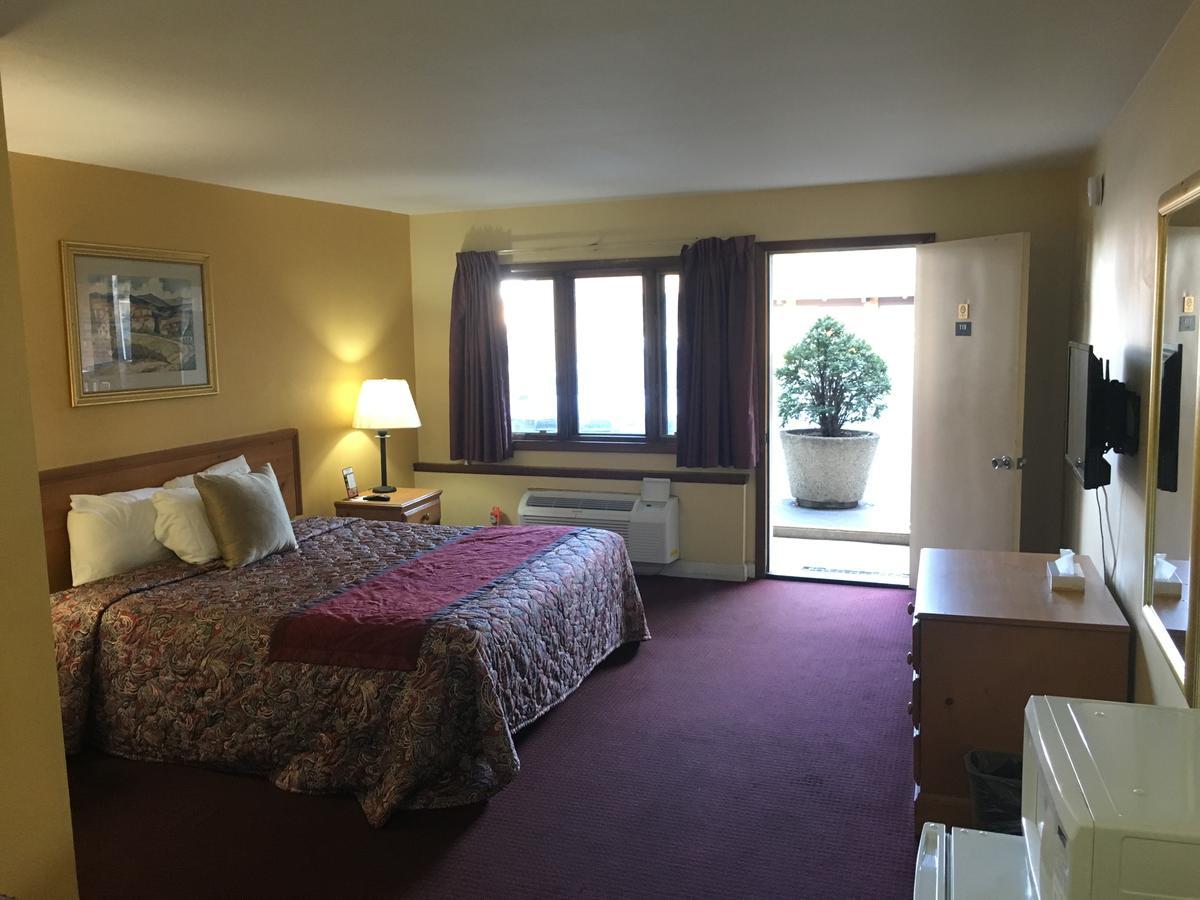 Midway Inn & Suites Oak Lawn Extérieur photo