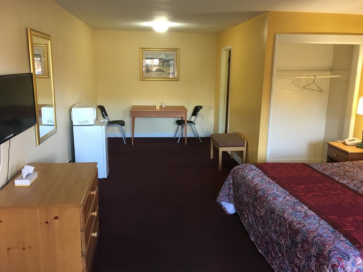 Midway Inn & Suites Oak Lawn Extérieur photo